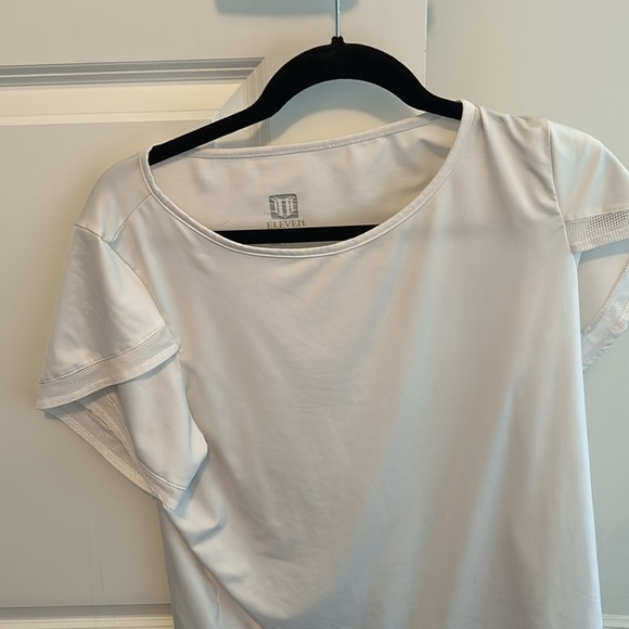 White tennis outfit t-shirt and tennis skirt by Venus Williams - Picture 2 of 10